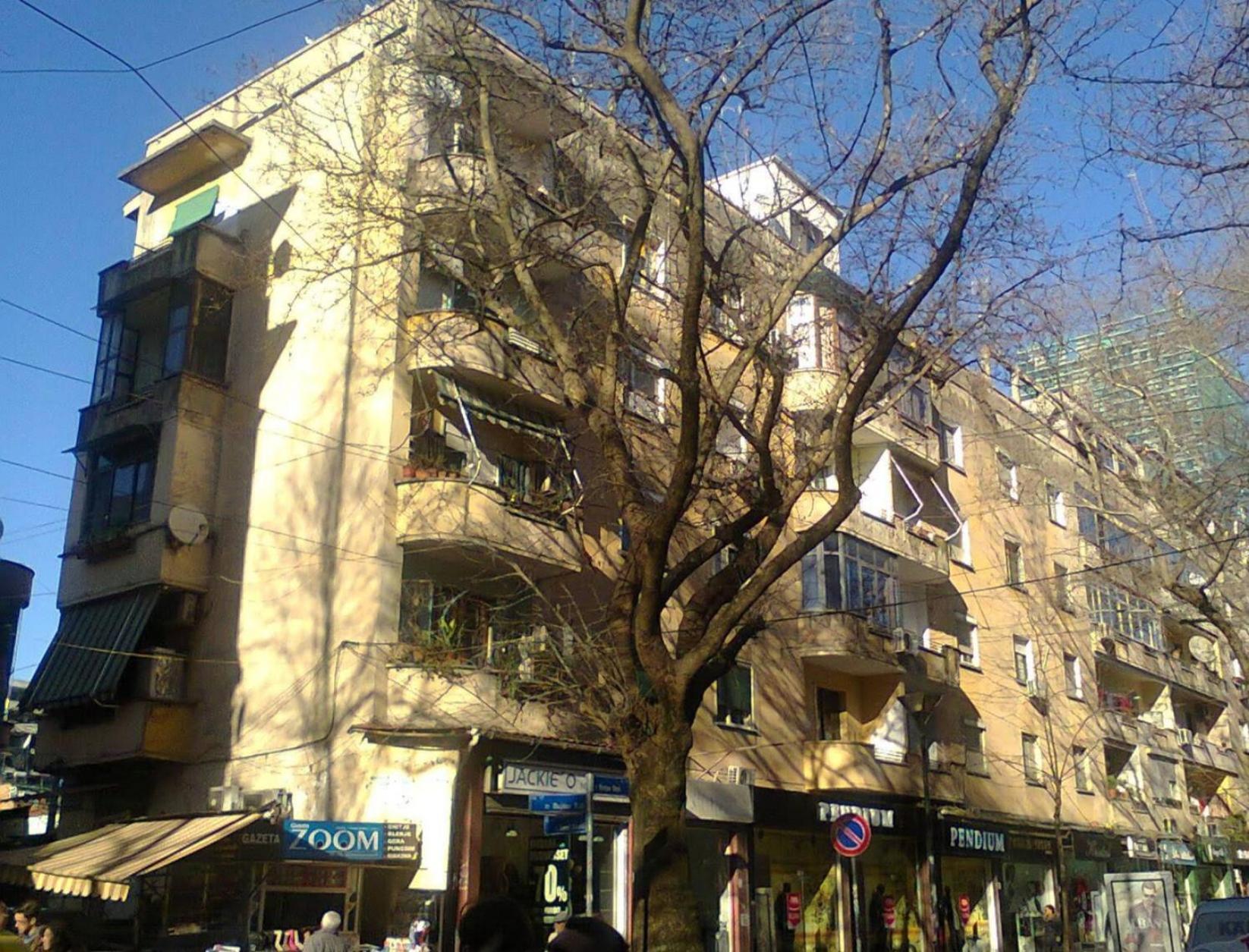 An Apartment With Fireplace Tirana Extérieur photo